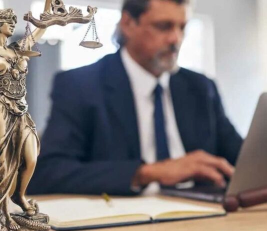 How to Sue a Car Insurance Company Without a Lawyer
